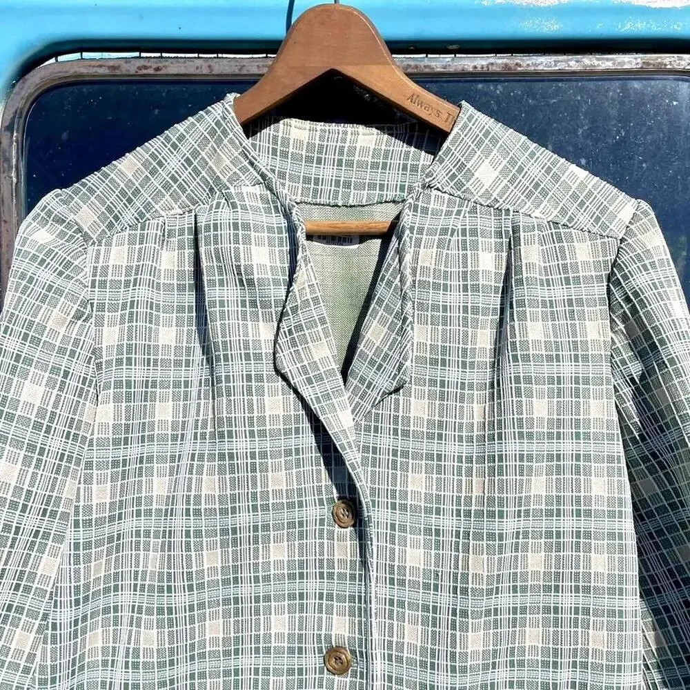 50s handmade sage green & cream knit plaid jacket w/ faux tortoise buttons